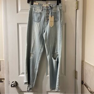 ❤️2/$15 or 3/$21❤️ NWT  ban Jara Wide LegvCrop High Rise Jeans, Size 1/24